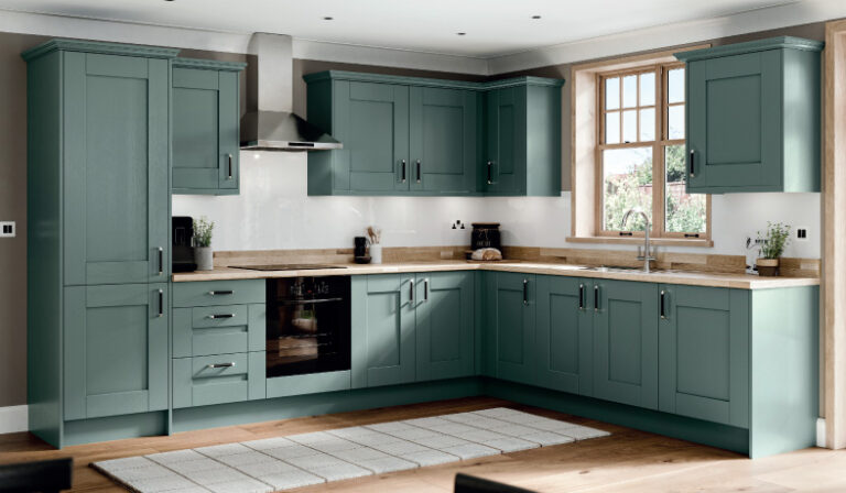 This Complete Buckingham 12 Piece Kitchen